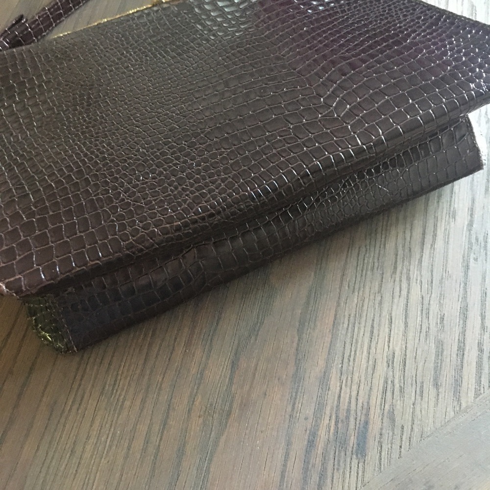Vintage Handbag Chocolate Brown Croc Pattern with gold tone trim by After Five - Picture 6 of 16